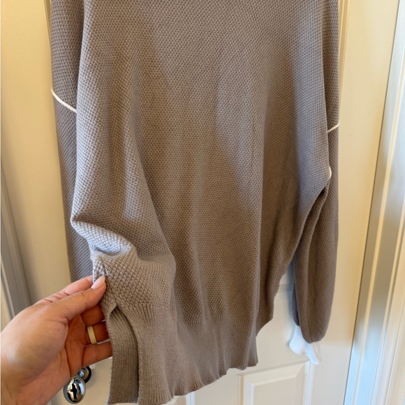 Gray Oversized Crewneck Sweater - Picture 5 of 8